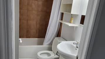 Standard Double Room | Bathroom
