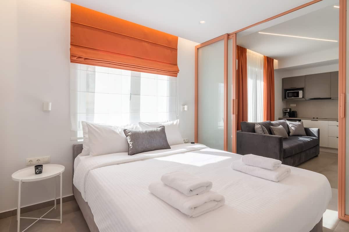 Two-Bedroom Apartment | 1 bedroom, in-room safe, laptop workspace, blackout curtains