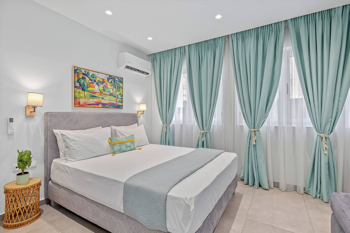 Theatrou Apt 8 - Economy Double studio - Heart of Athens | In-room safe, laptop workspace, blackout drapes, soundproofing