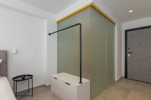 Theatrou Apt 6 - Comfort triple studio - Heart of Athens | Wohnbereich