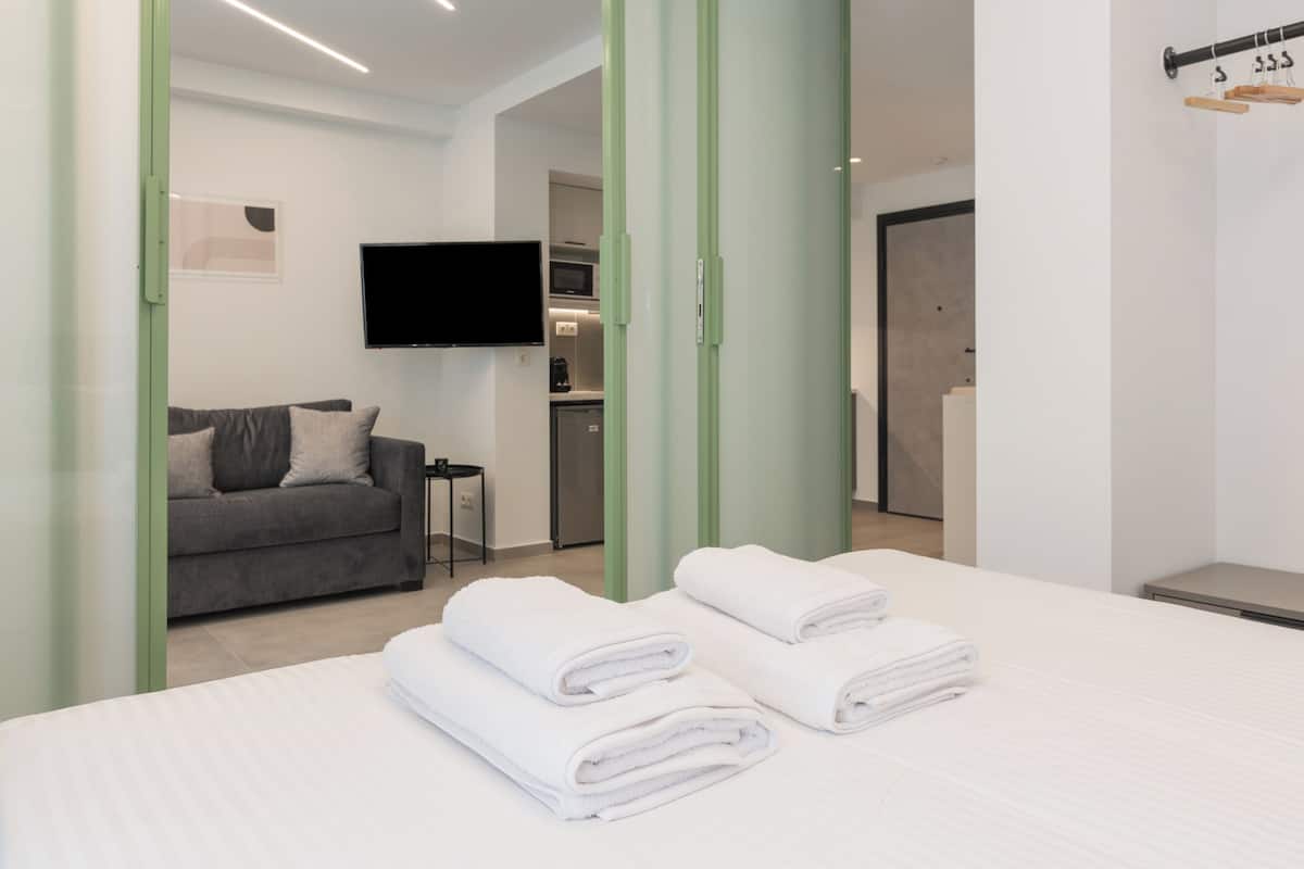 In-room safe, laptop workspace, blackout drapes, soundproofing
