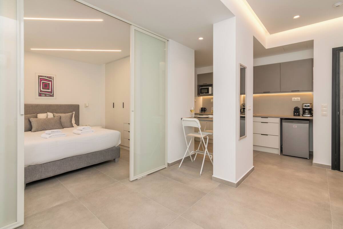In-room safe, laptop workspace, blackout drapes, soundproofing