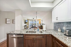 Interior - Land's End 404 bldg 4~ Completely Remodeled (Treasure Island)