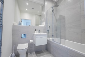 Apartment, 1 Bedroom | Bathroom - Modern Apts with Balcony in Mitcham (Mitcham)