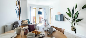 Modern Apts with Balcony in Mitcham