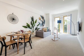 Apartment, 1 Bedroom | Living area