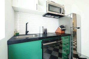 Fridge, microwave, oven, stovetop - Near Lincoln Park | Condo Ready for Soccer 2026 (Ciudad de México)