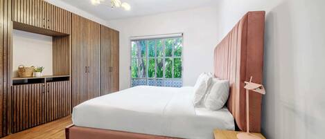 2 Schlafzimmer, Schreibtisch, Reisekinderbett, WLAN