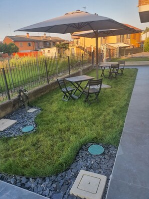 Outdoor dining - 1 Bedroom Apartment in Cavarzere (Cavarzere)