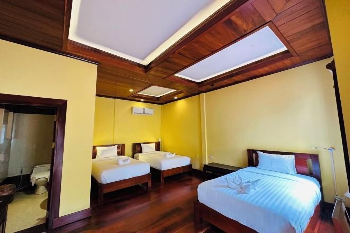 Roupas de cama premium, edredons de pluma, escrivaninha
