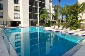 Outdoor pool, a heated pool - E63 - 2Bd/2B - Directly on Siesta Key Intracoastal, Free Trolley To Beach! (Siesta Key)