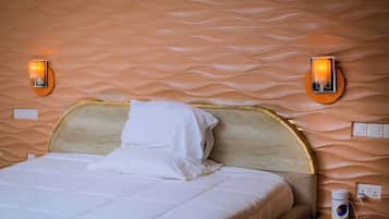 Iron/ironing board, free WiFi, bed sheets