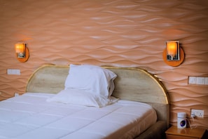 Setrika/meja setrika, Wi-Fi gratis, dan seprai linen