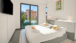 Familieleilighet, 2 soverom, 2 bad (Residenza La Fontana with View) | 2 soverom og safe på rommet