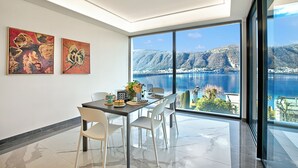 Familieleilighet, 2 soverom, 2 bad (Residenza La Fontana with View) | Spisestue