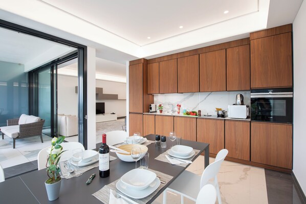 Family Apartment, Multiple Bedrooms, 2 Bathrooms (Residenza La Fontana) | Dining