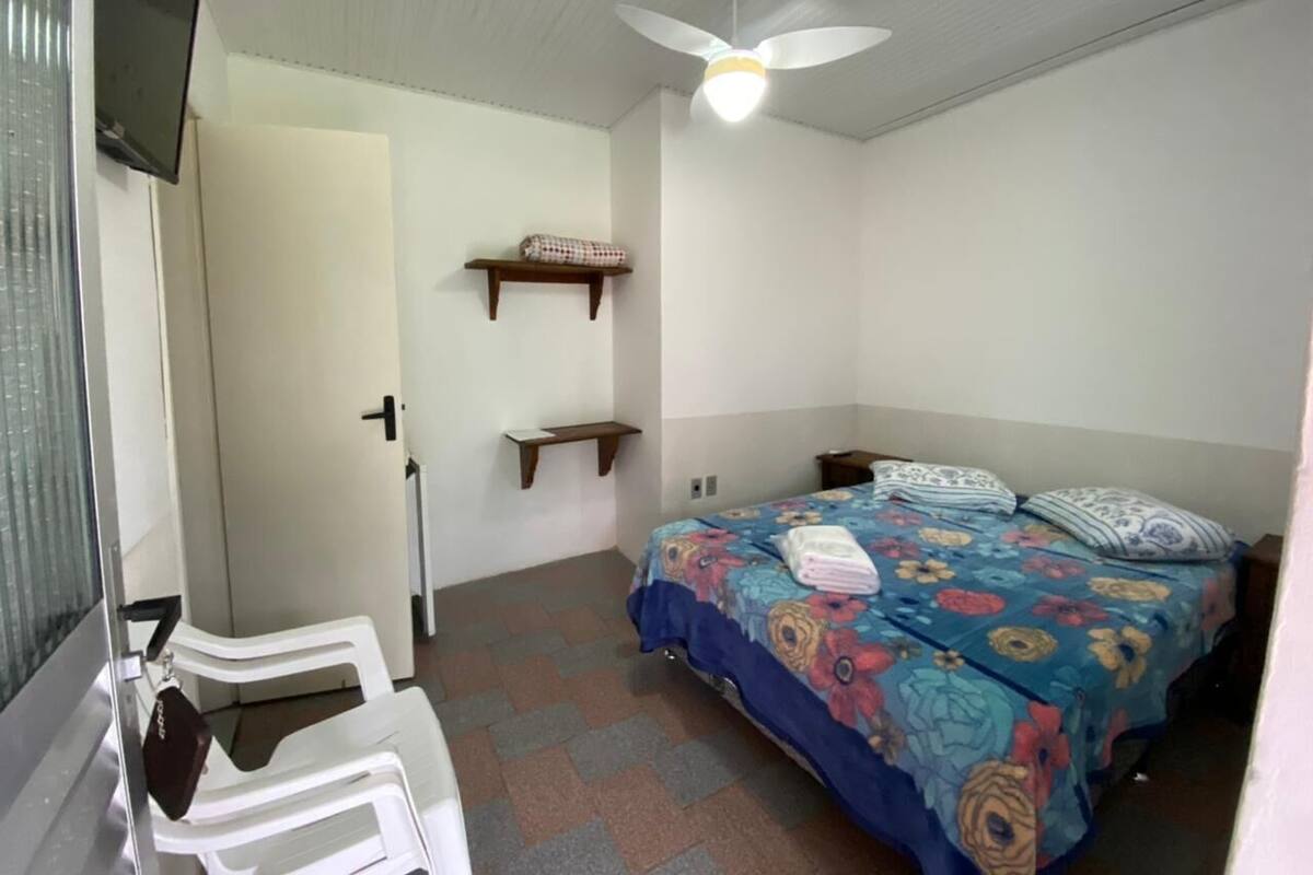 Economy Twin Room | Free WiFi, bed sheets