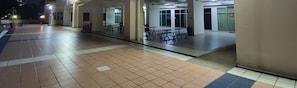 Outdoor dining - Cheras Connaught Avenue Rooms, Mrt, Ucsi (Kuala Lumpur)
