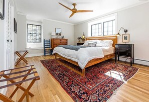 4 quartos, ferros/tábuas de passar roupa, Wi-Fi, roupa de cama