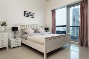 Apartment | 1 Schlafzimmer, Schreibtisch, laptopgeeigneter Arbeitsplatz