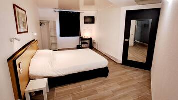 1 chambre, espace de travail pour ordinateur portable