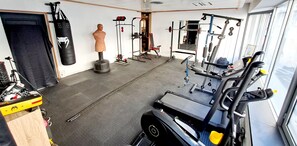 Gym - Crystal Hotel Saint Denis Basilique (Saint-Denis)