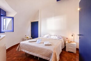 Familjehus - 2 sovrum - terrass - intill bergen (Villa Macari Fantastic Sea View) | 2 sovrum och wi-fi