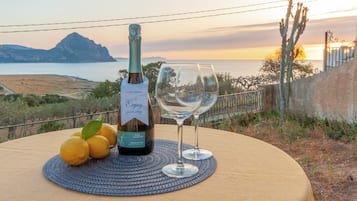 Tempat makan outdoor