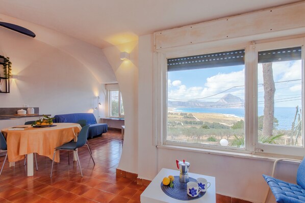 Family House, Multiple Bedrooms, Mountainside (Villa Macari Fantastic Sea View) | Dining