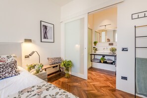 4 camere, ferro/asse da stiro