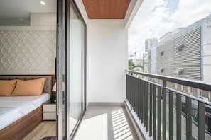 Comfort Studio | Balcony - Cozrum Home - Kena House (Ho Chi Minh City)