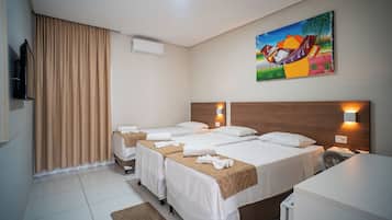 Quarto Triplo Solteiro | Quartos à prova de som, Wi-Fi de cortesia, roupa de cama