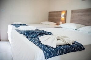 Habitación triple | Insonorización, wifi gratis y ropa de cama