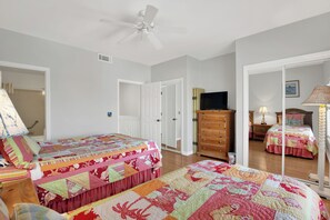 3 bedrooms, iron/ironing board, WiFi, bed sheets - 3 Bed, 3 Bath Townhouse Just Steps from the Beach! Monthly Rental (Tybee Island)