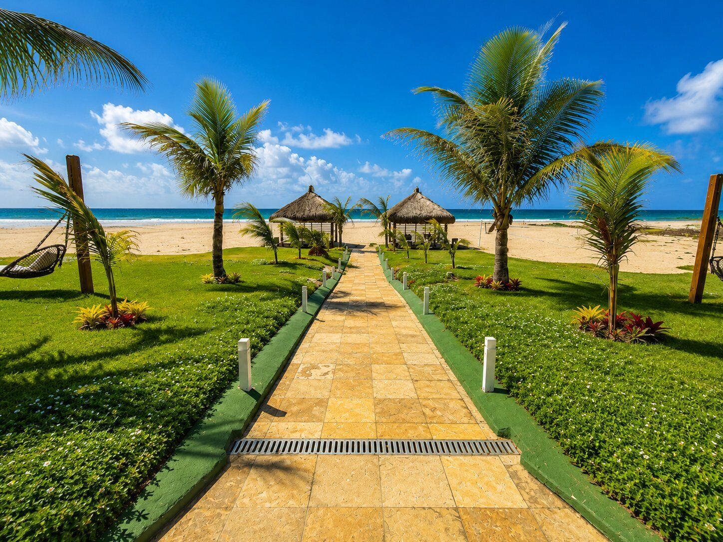 Comfort Apartment, 3 Bedrooms, Sea View | Beach