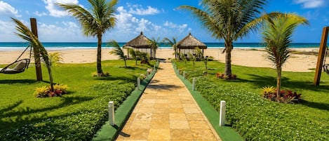 Comfort Apartment, 3 Bedrooms, Sea View | Beach