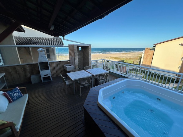 Outdoor dining - TERRAMARIS RESORT APARTMENTS (Aquiraz)