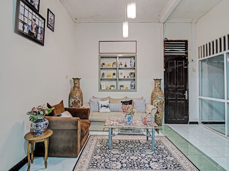 Lobby sitting area. Hotel O Penginapan Rokan Permai Syariah
