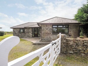 Property grounds - The Old Forge (Saltash)