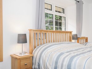 3 habitaciones, decoración personalizada y muebles diferentes 