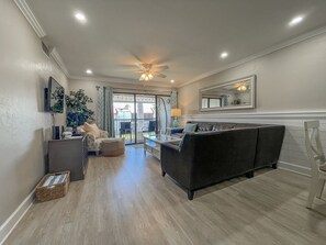 Smart TV - Runaway Bay 228- Cozy 2 bed condo across street from the beach!! (Bradenton Beach)