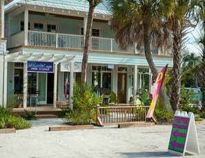 Exterior - Runaway Bay 228- Cozy 2 bed condo across street from the beach!! (Bradenton Beach)