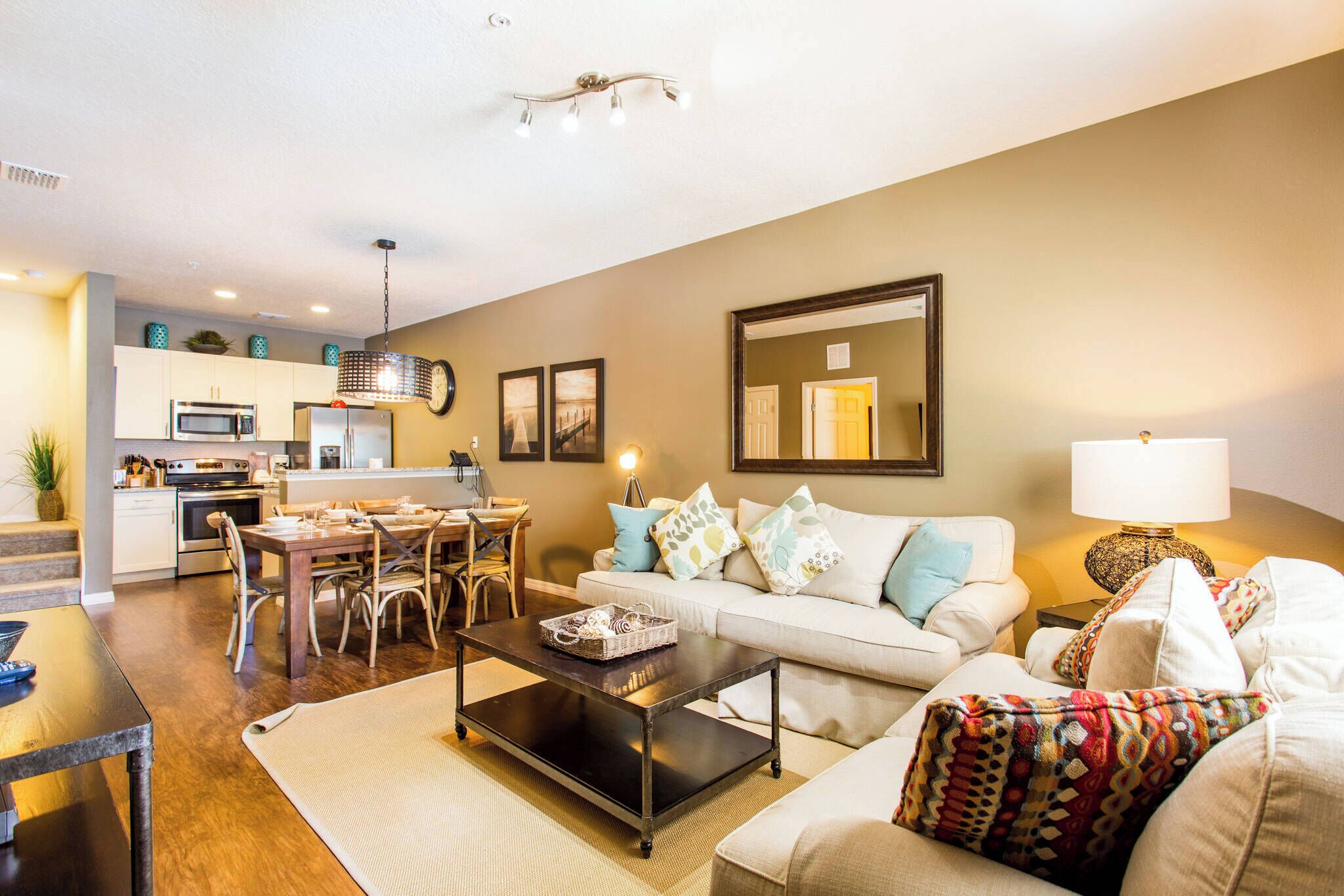 Amazing 3Bedrooms and 2Baths- 7 miles from Disney