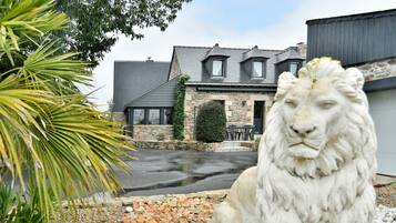 Enceinte de lâhĂ©bergement