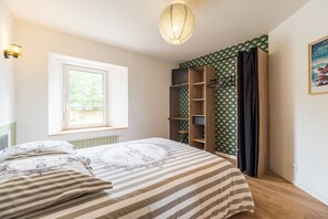 4 bedrooms, iron/ironing board, free WiFi - Gîte de Kerduraison - Maison avec grand jardin (Ploumilliau)