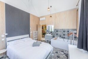 3 chambres, fer et planche à repasser, Wi-Fi gratuit, draps fournis