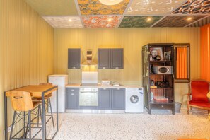 Fridge, microwave, oven, coffee/tea maker - La Maison du Bois Brûlé 2 - Avec piscine partagée (Villaines-les-Rochers)