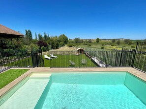 Outdoor pool - El Ciprés de Valdeprados (Valdeprados)