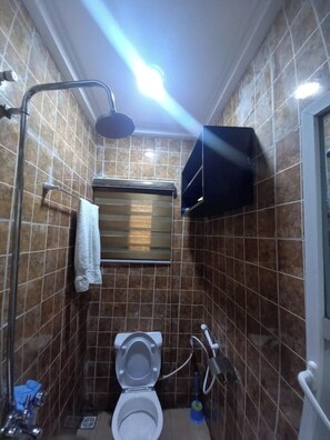 Handtücher, Seife, Toilettenpapier