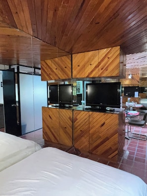 Appartement Ăconomique, 1 chambre, accessible aux personnes Ă mobilitĂ© rĂ©duite | 1 chambre, literie de qualitĂ© supĂ©rieure, couette en duvet d'oie